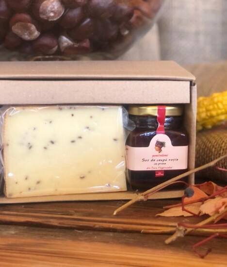 branzeturi maturate aromatzate cu merisoare